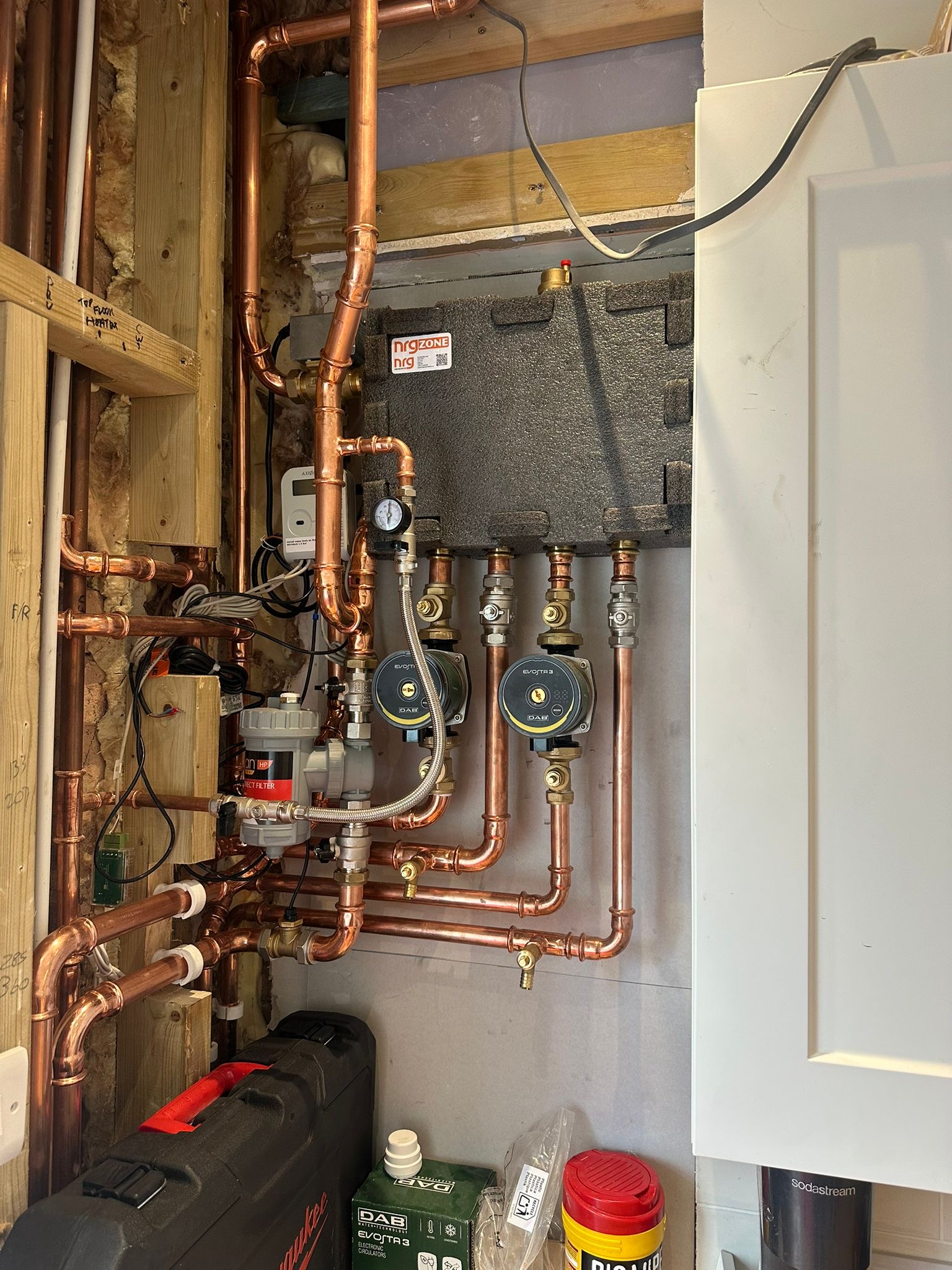 Heating system pipework